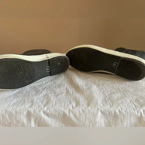 Rain boots - Size 7 -  Used good condition - Picture 3 of 7